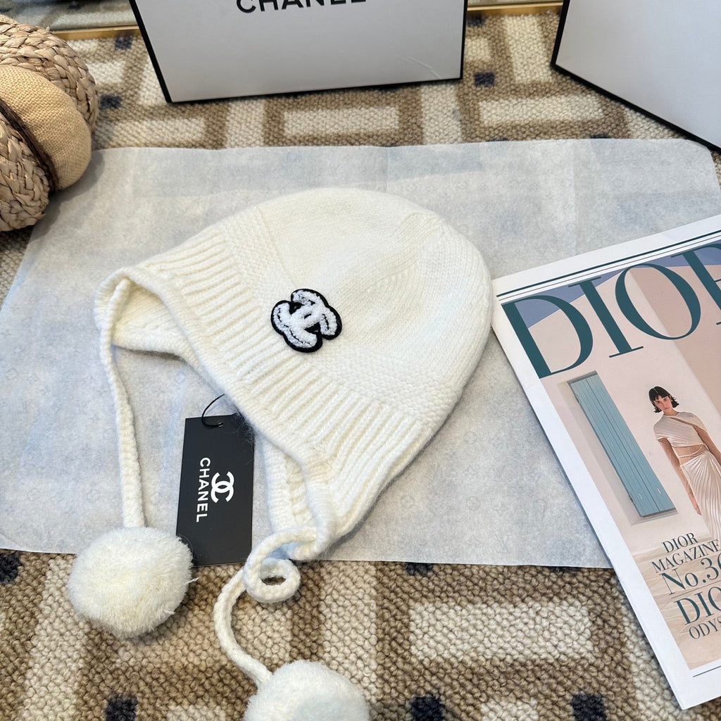 Chanel Fall/Winter White Wool Knitting Beanie 960068