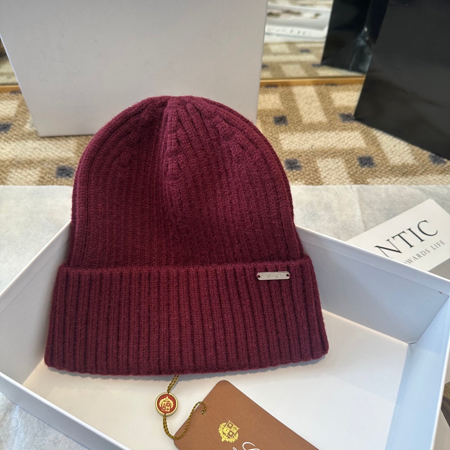 Loro Piana Classic New Style Red Hat Knitting 961812