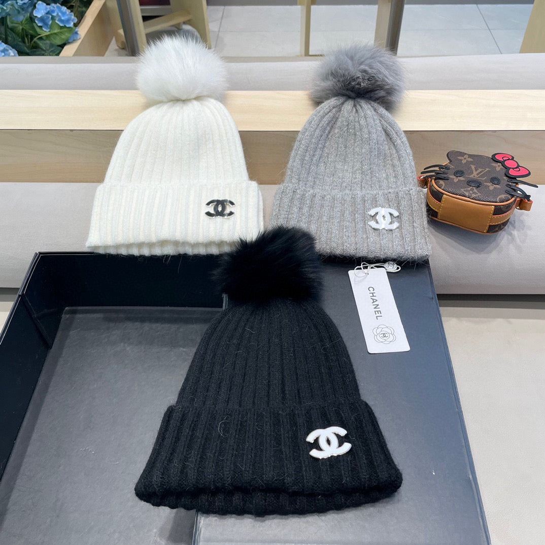 Chanel Women's Knitted Black Hat 980323