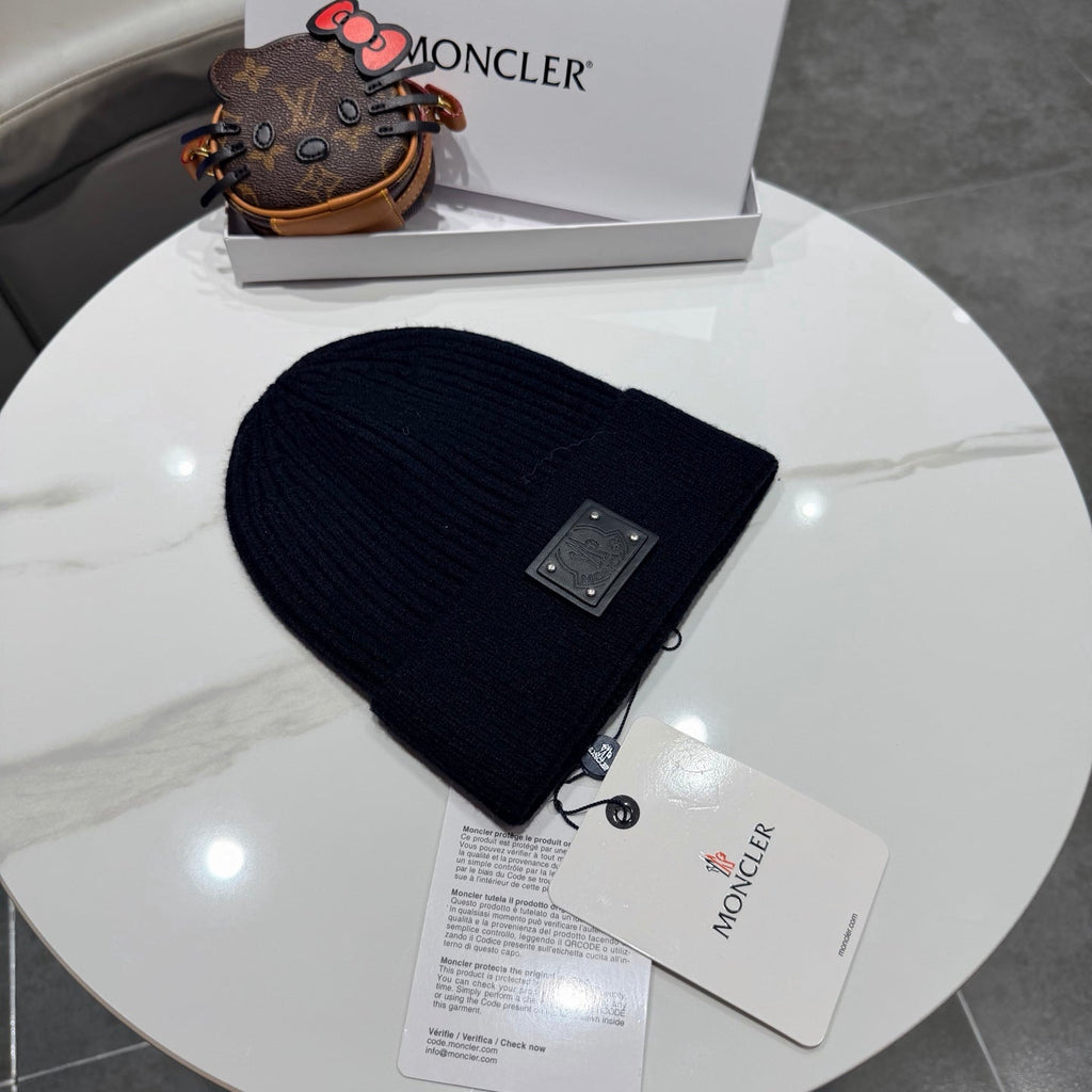 Moncler Black Knitted Beanie 980310