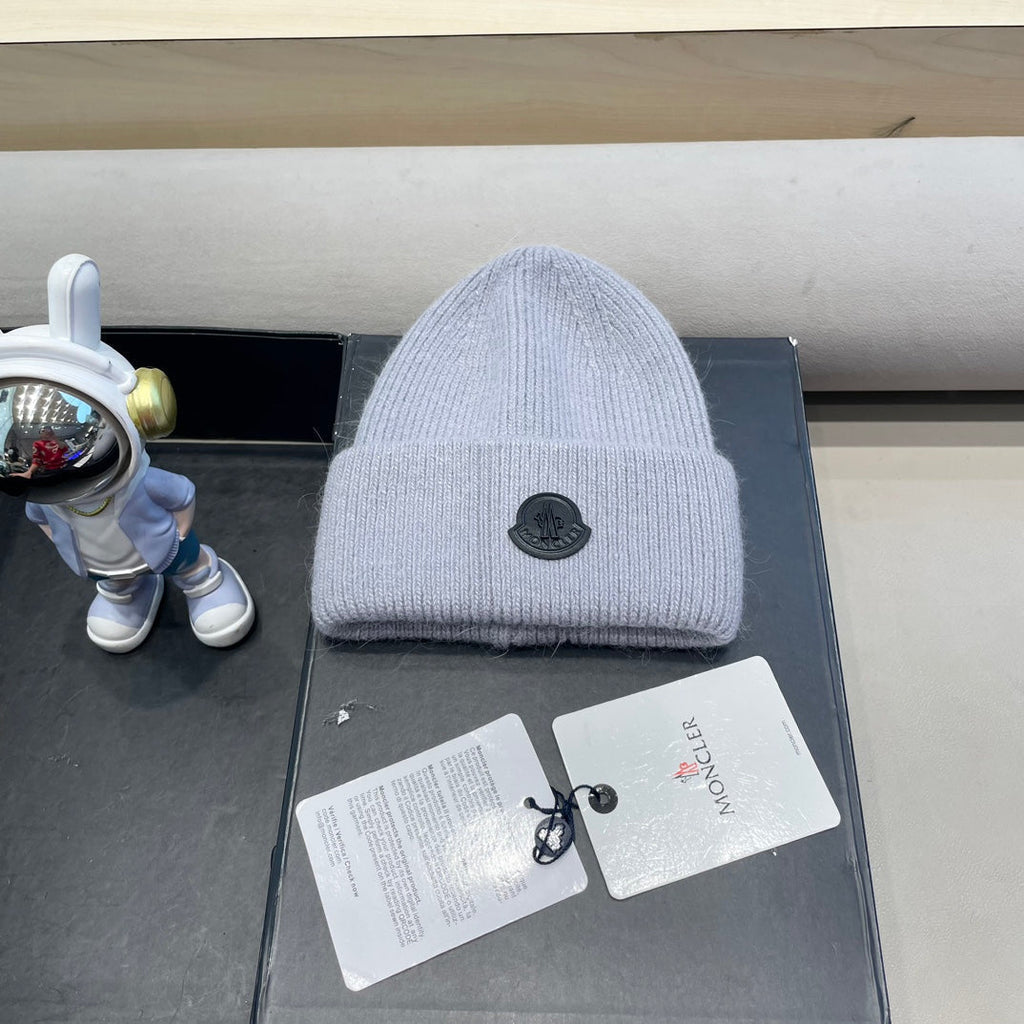 Moncler Classic Powder Blue Knit Hat in Cashmere 980194