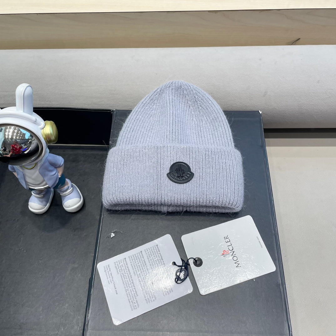 Moncler Classic Powder Blue Knit Hat in Cashmere 980194
