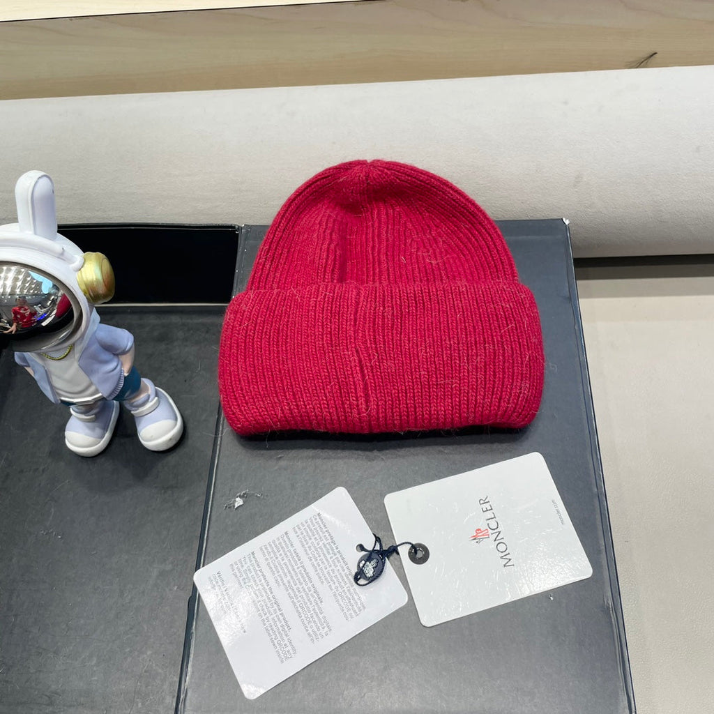 Moncler Classic Red Knit Hat in Cashmere 980193