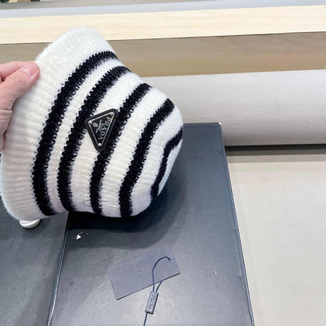 Prada Plush Bucket Hat Black Knitted Woolen Fabric 125668