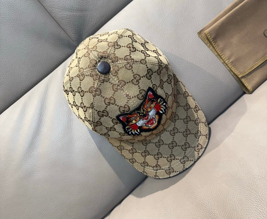 Gucci Baseball Cap with Tiger Print Brown in Canvas 193857