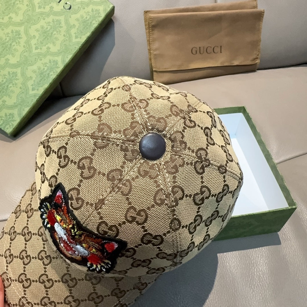 Gucci Baseball Cap with Tiger Print Brown in Canvas 193857
