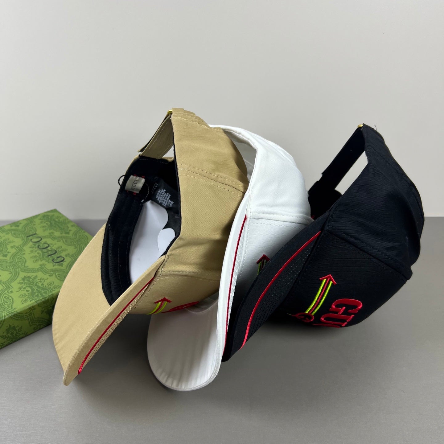 Gucci Baseball Cap White in Cloth 194176