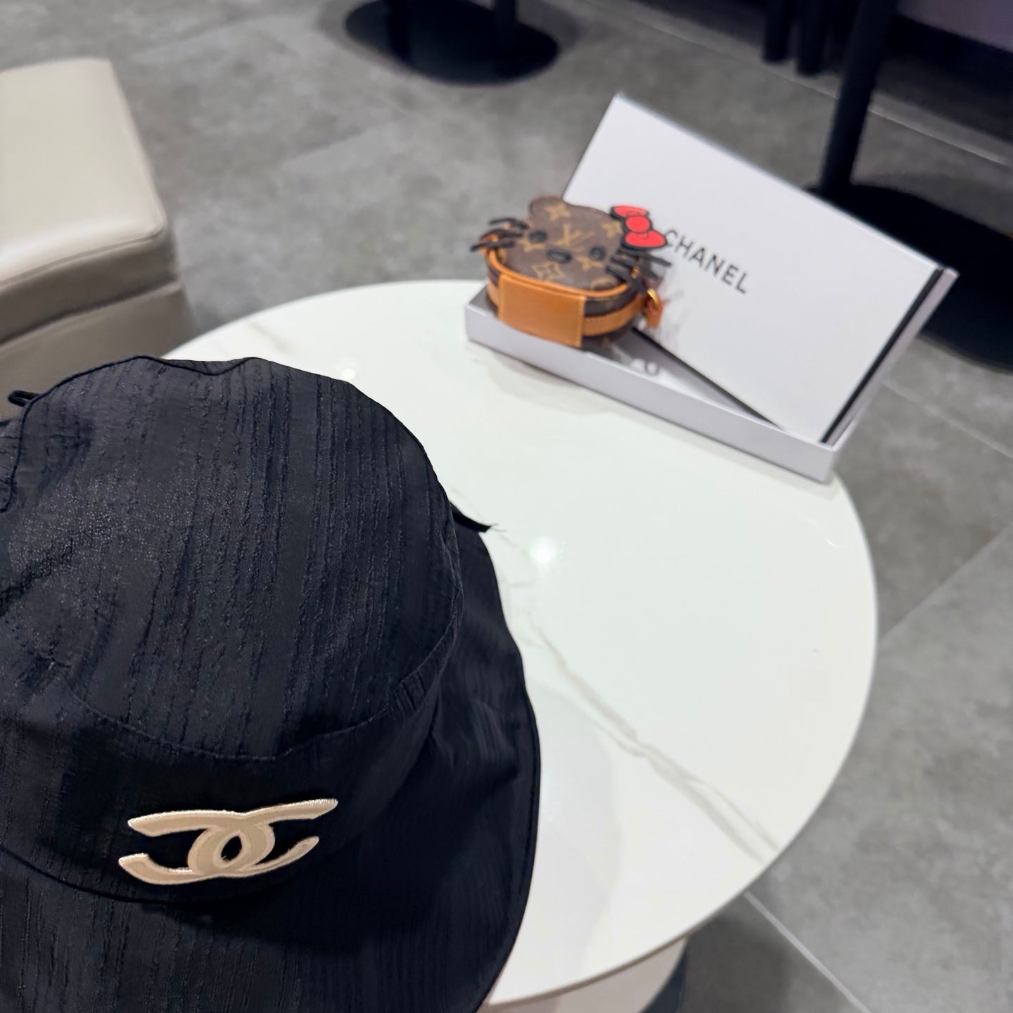 Chanel Wide-brimmed Bucket Hat Black in Cloth 192257