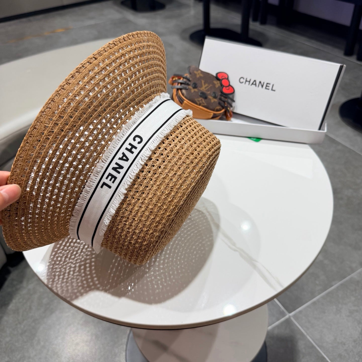 Chanel Elegant hat Camel White in Straw 197762