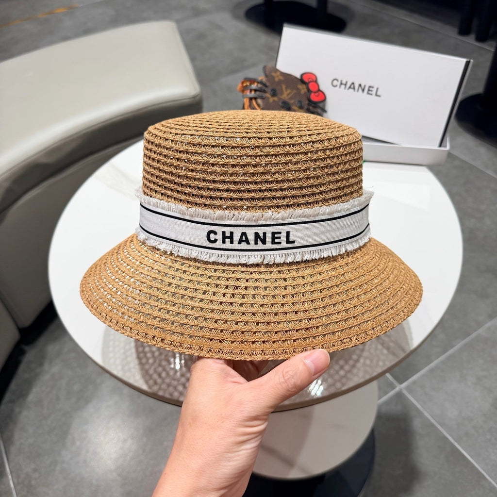 Chanel Elegant hat Camel White in Straw 197762