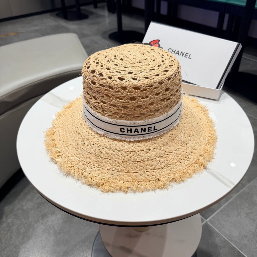 Chanel Straw hat Beige White in Raffia 197754