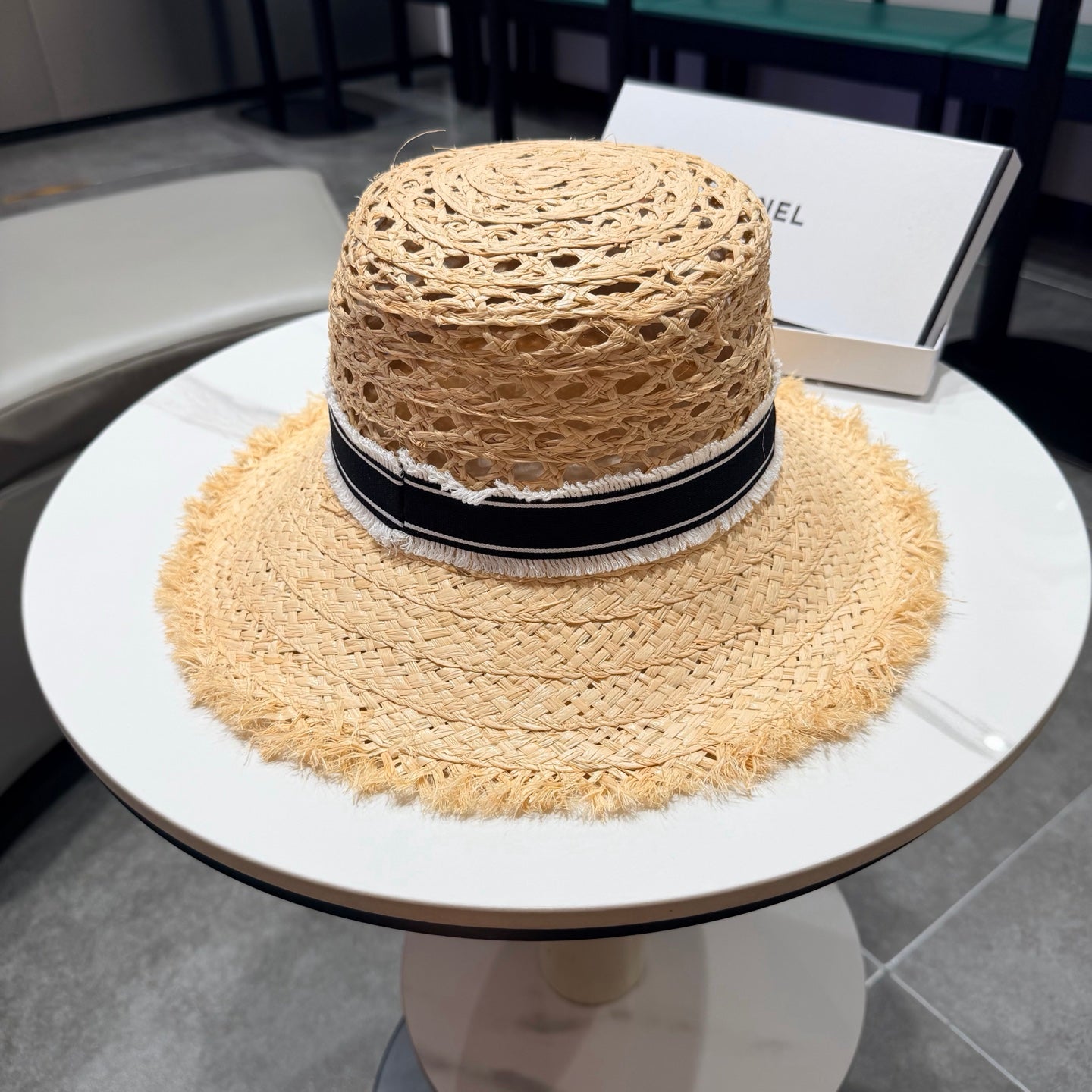 Chanel Straw hat Beige Black in Raffia 197755