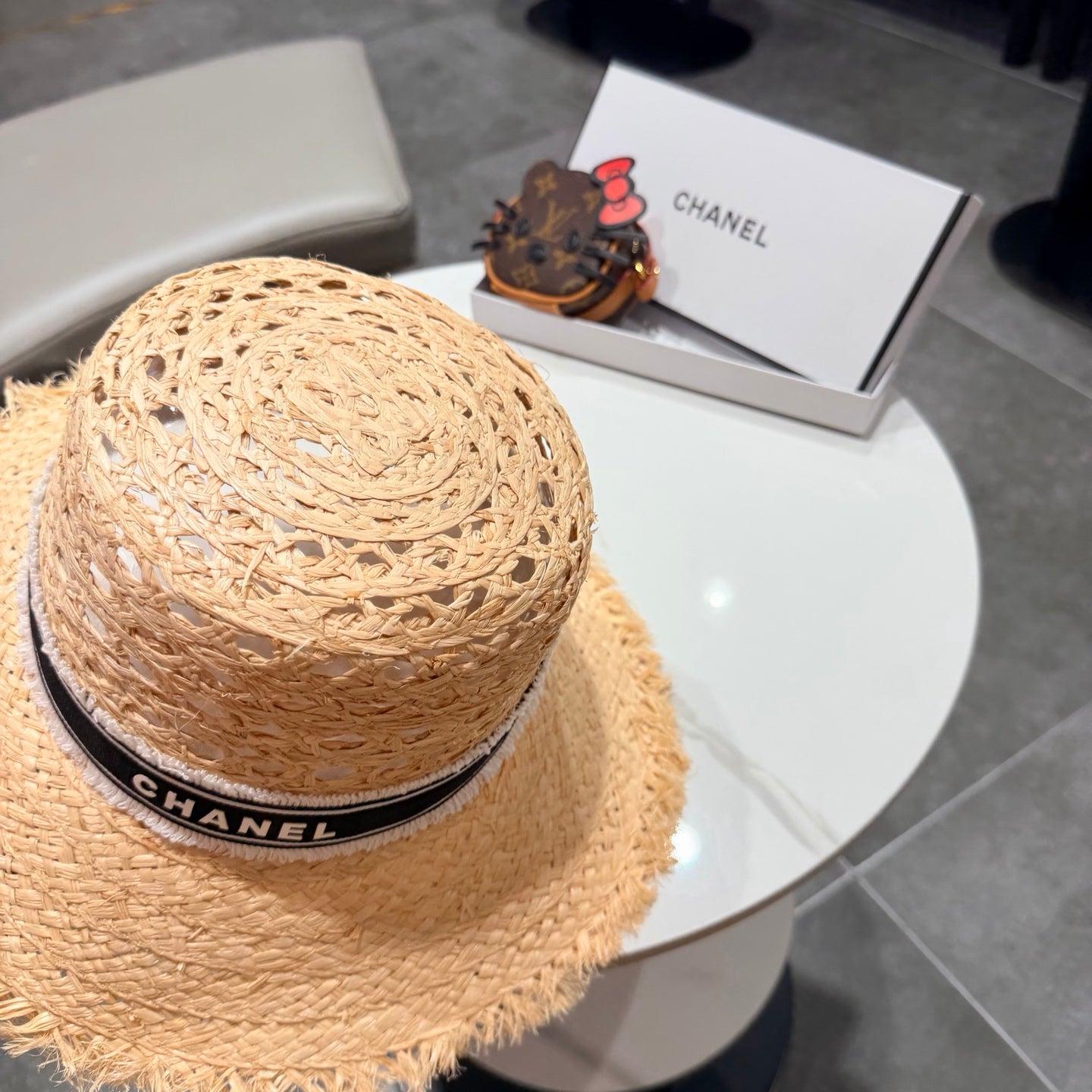 Chanel Straw hat Beige Black in Raffia 197755