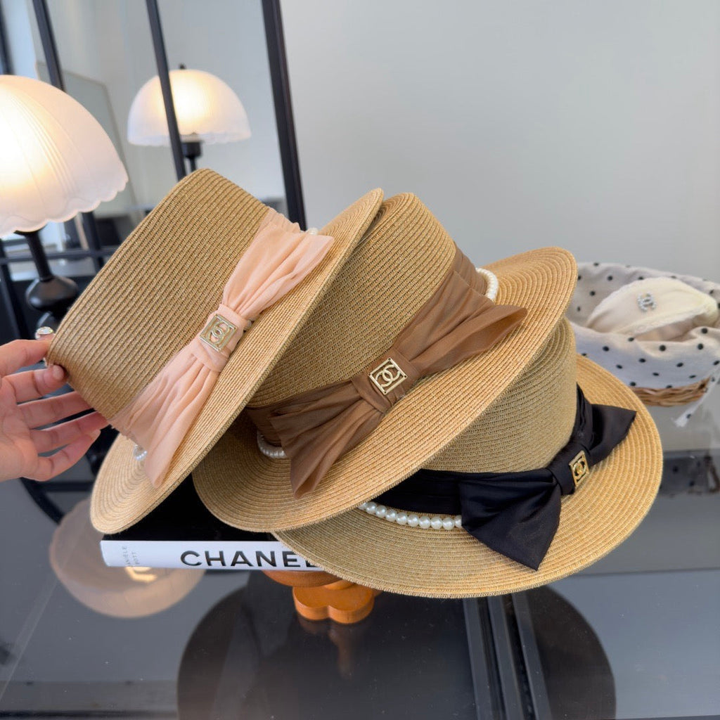Chanel Elegant flat-top Beige Black in Straw Hat 205392