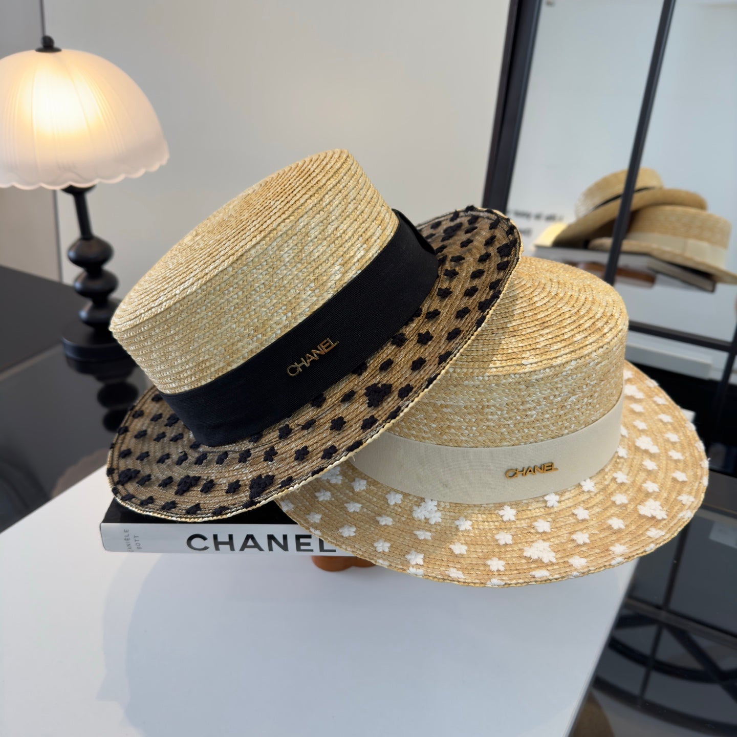Chanel Beige Black Raffia straw hat 205379