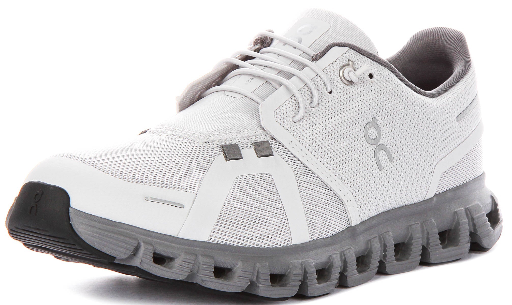 On Running Cloud 6 In Light Grey For Men