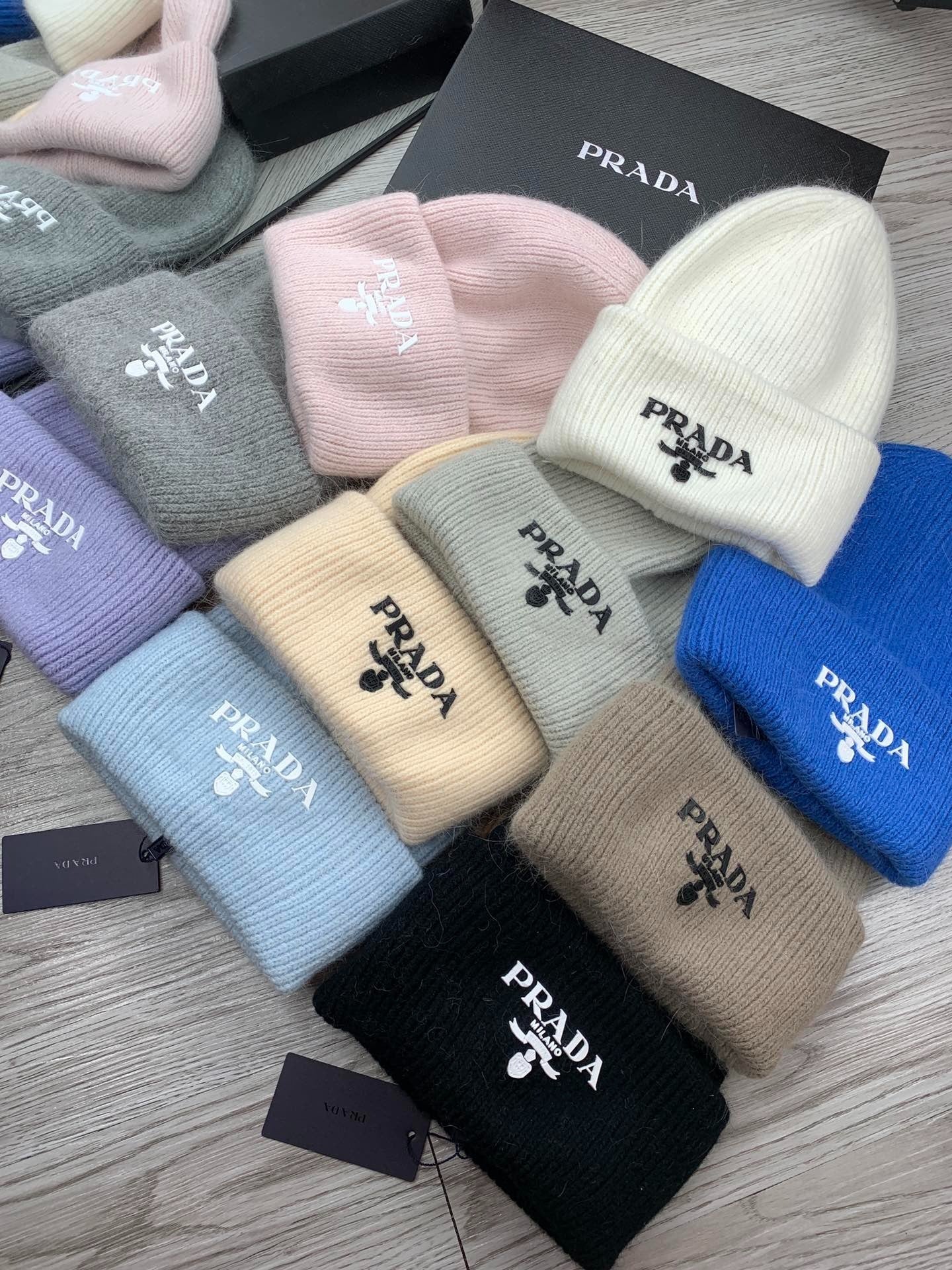 BEANIE HAT IN BEIGE CREAM WOOL 108745