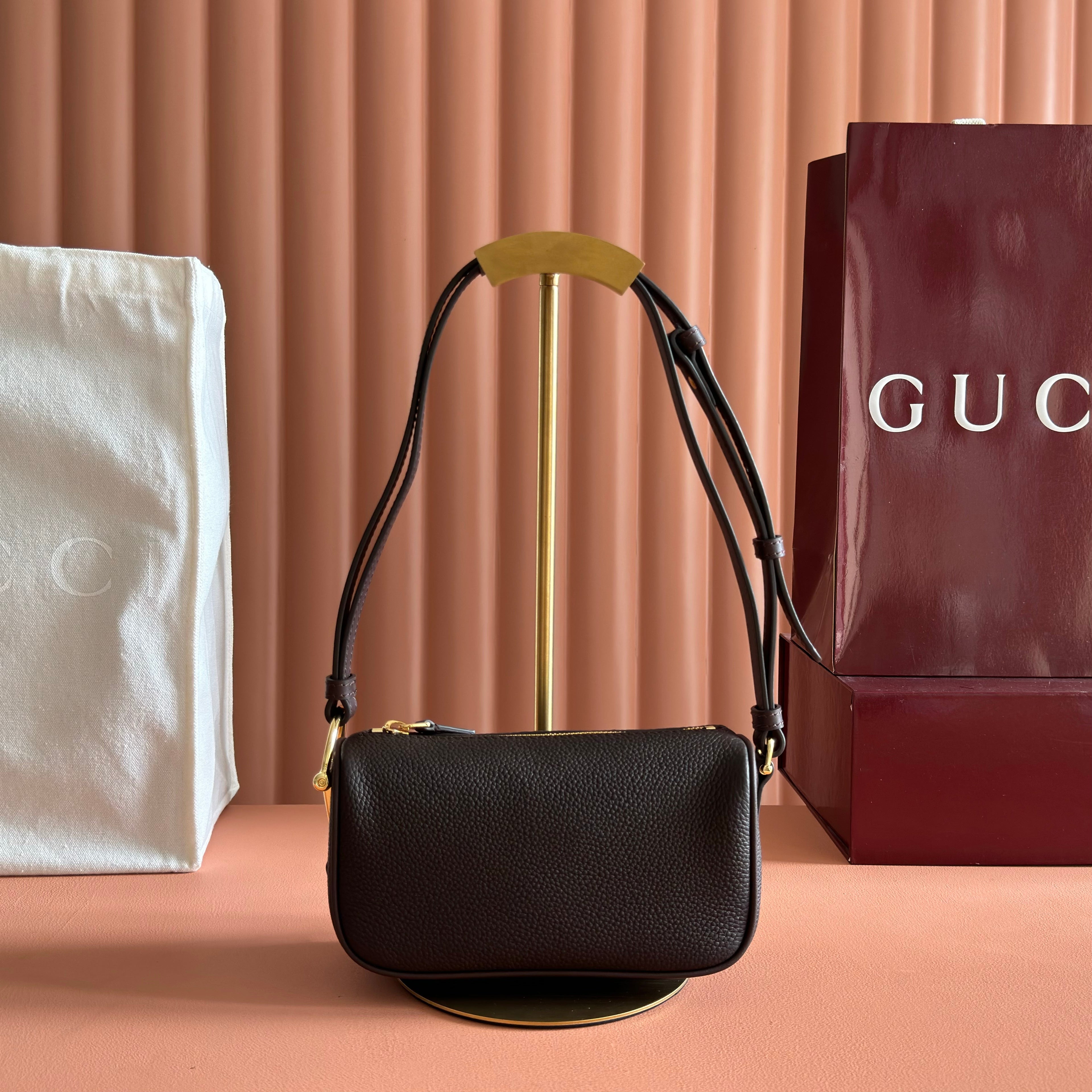 GUCCI 26S SHOULDER BAG 19 IN BLACK BROWN CALFSKIN