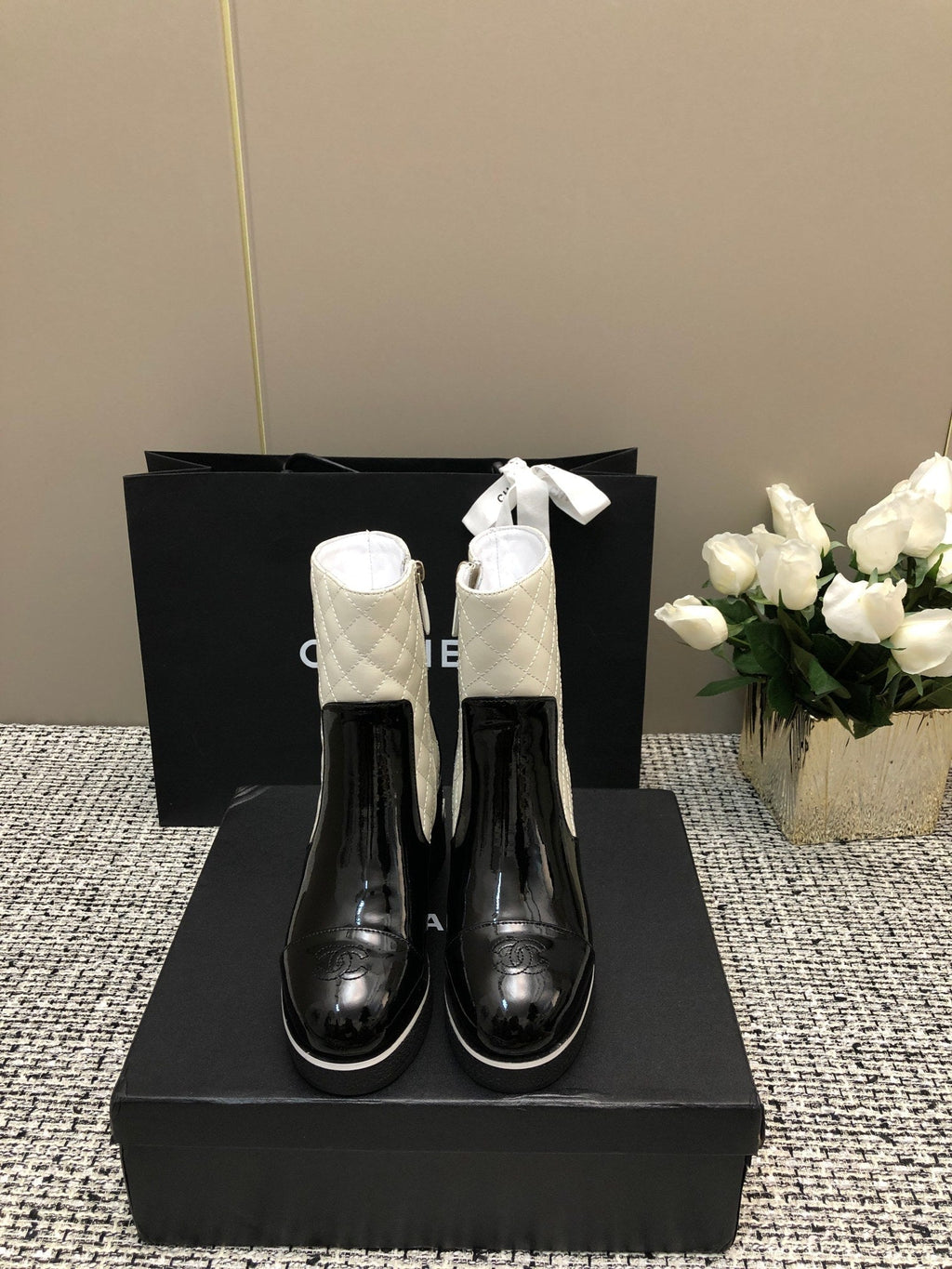 CHANEL ROUND-TOE SHORT BOOTS BLACK MIX WHITE SHEEPSKIN