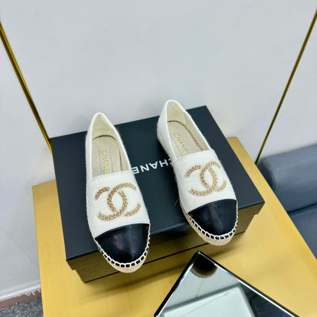 CHANEL ESPADRILLES PLATFORM 25S IN WHITE KNITTED WOOL AND BLACK LAMBSKIN
