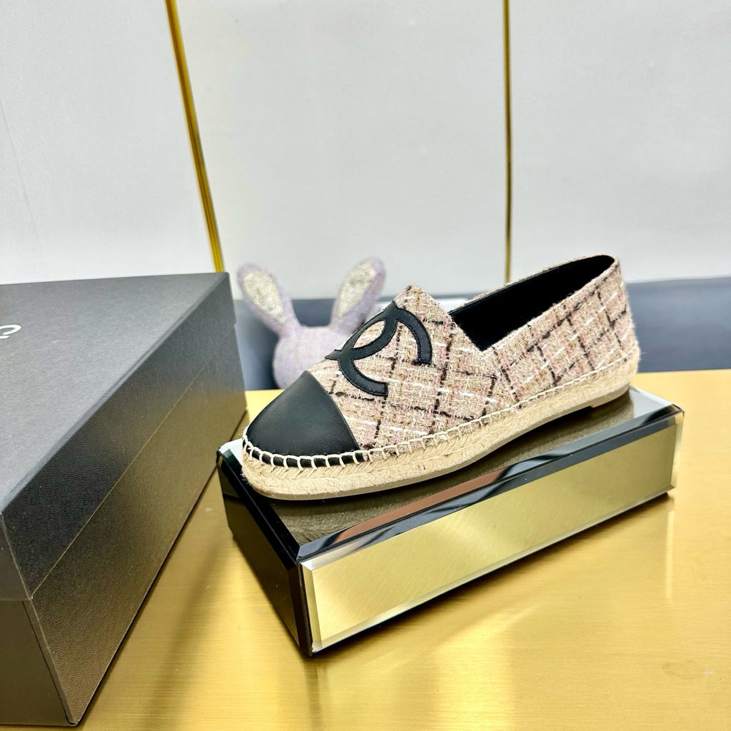 CHANEL ESPADRILLES PLATFORM 25S IN LIGHT BEIGE TWEED MIX BLACK CALFSKIN WITH PLAID PATTERN