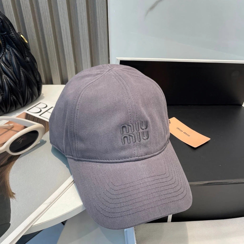MM BASEBALL CAP IN GREY FABRIC BRAND EMBROIDERY