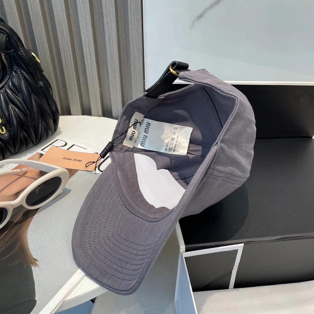 MM BASEBALL CAP IN GREY FABRIC BRAND EMBROIDERY