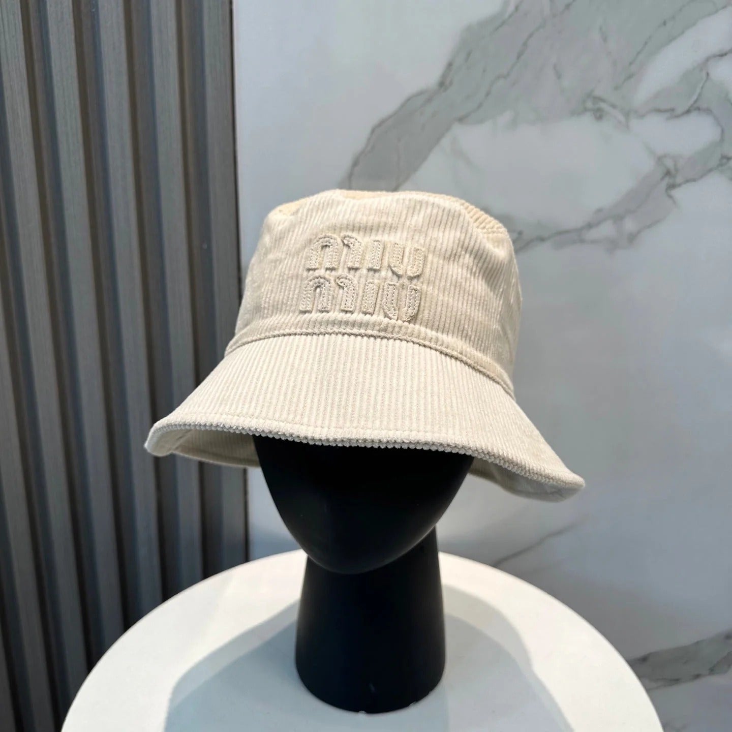 Miu Bucket Hat Velvet 297625