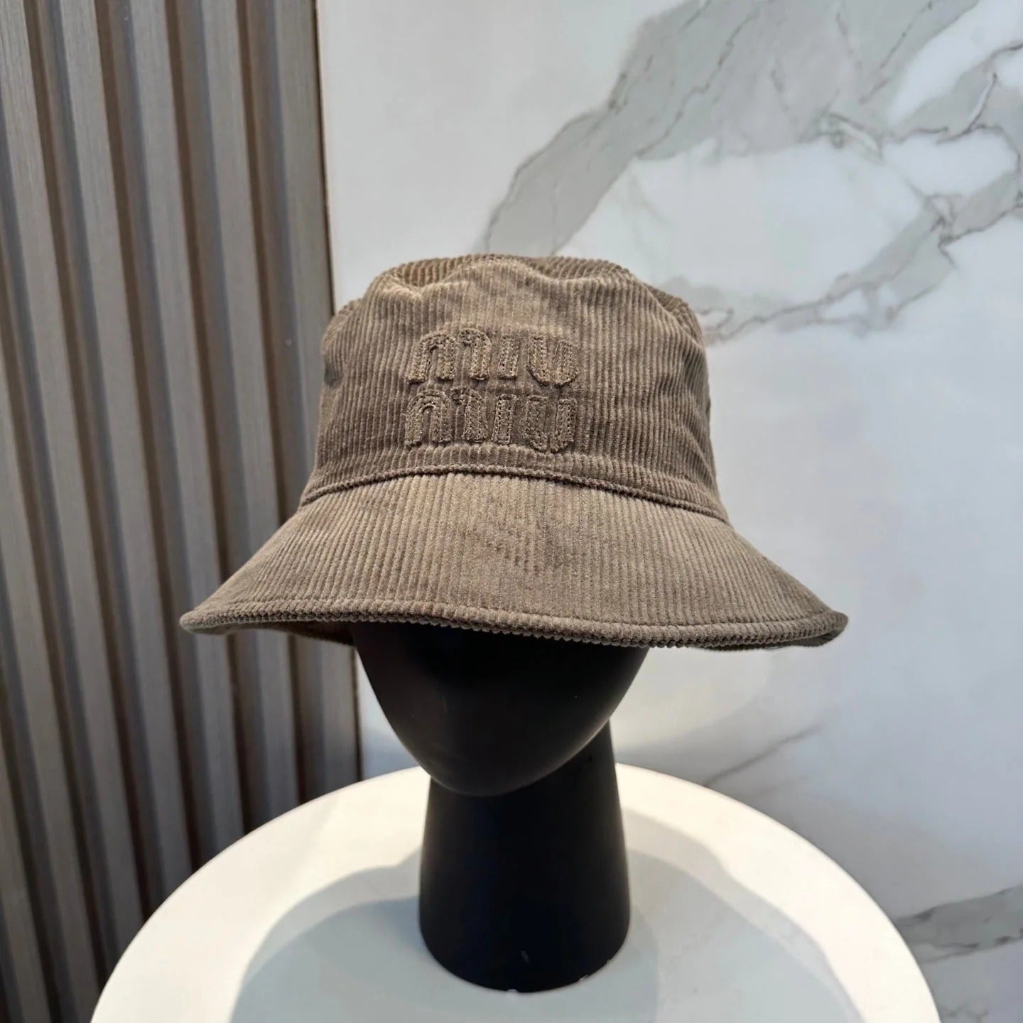 Miu Bucket Hat Velvet 297625