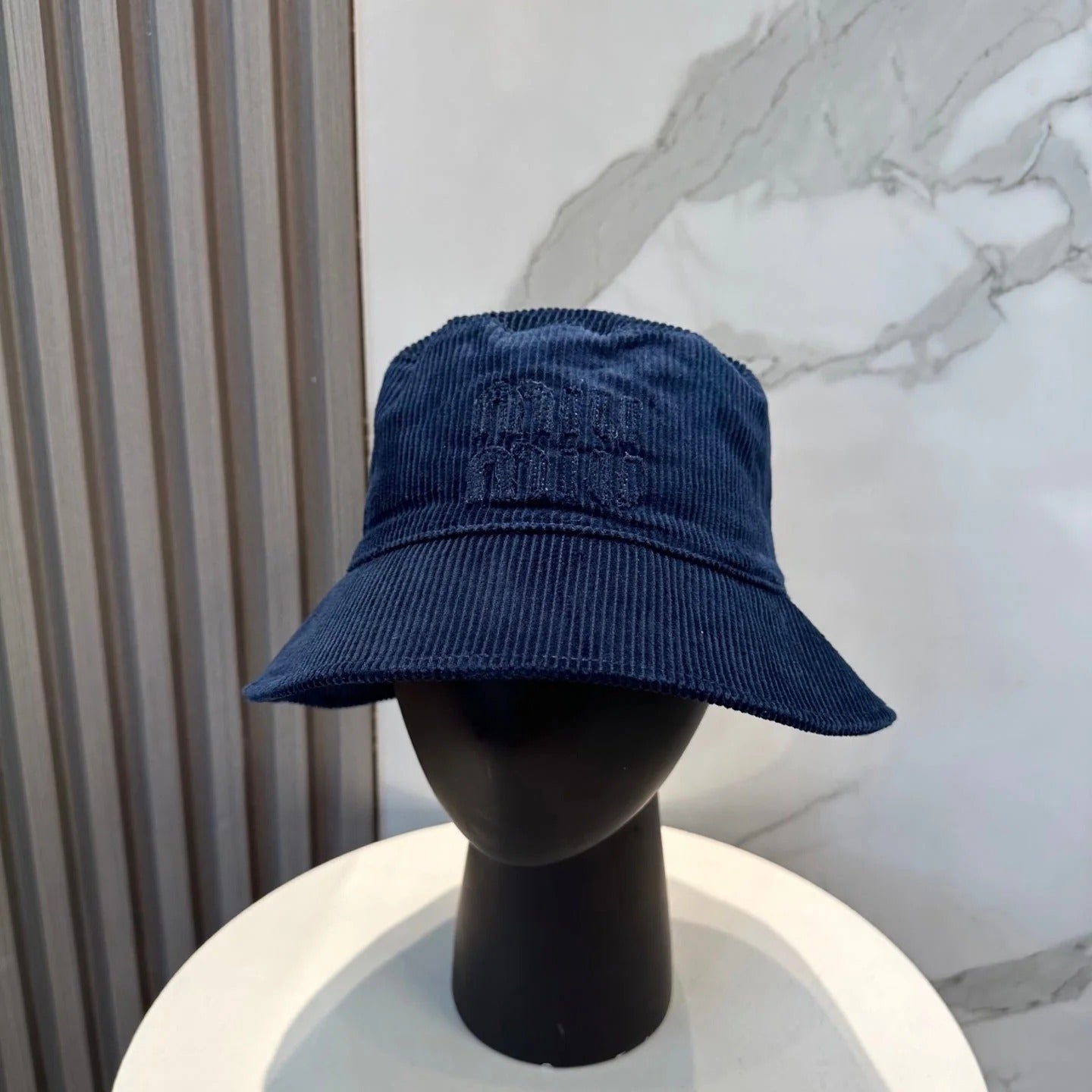 Miu Bucket Hat Velvet 297625